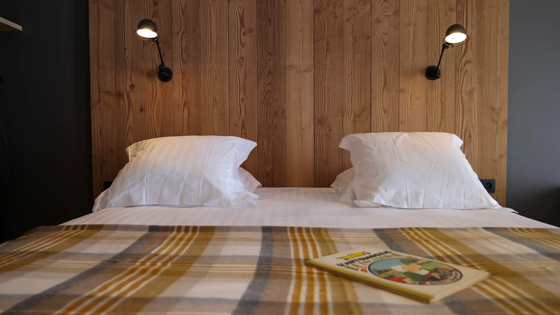 Plan B Hotel - Living Chamonix